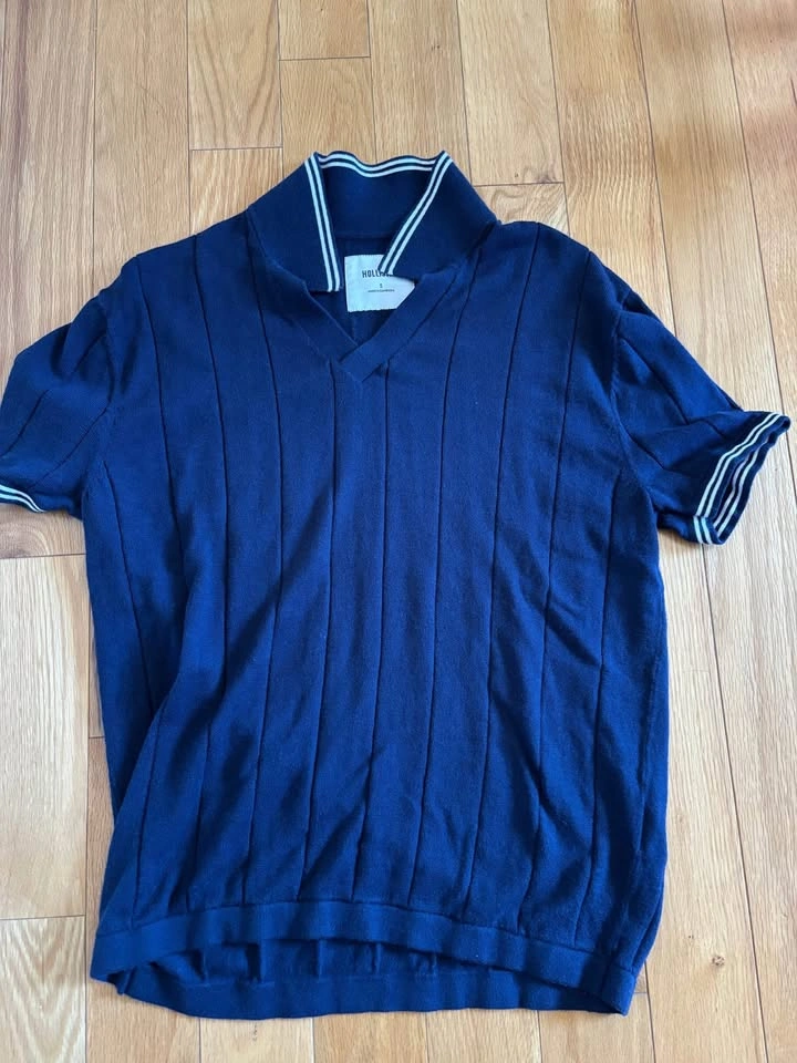Hollister Striped V Neck Shirt - photo 2