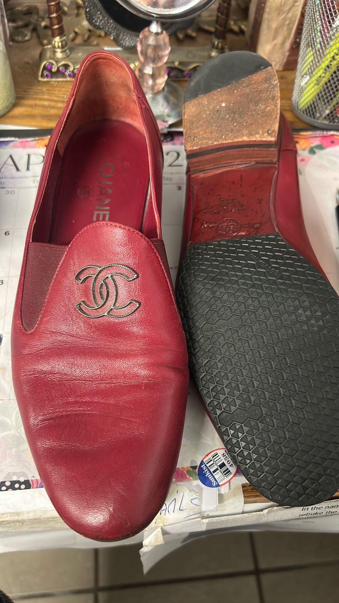 Ladies Chanel Burgundy Leather Shoes Size 39 1/2 - photo 3