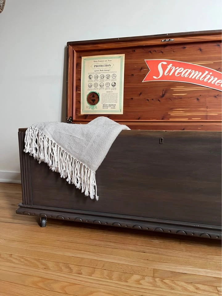 Solid Wood Cedar Lined Bench / Blanket Box - photo 2