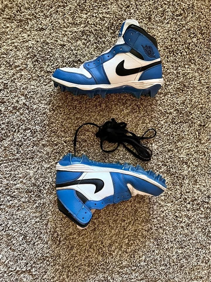 Nike Jordan Football Cleats Men’s Size 8