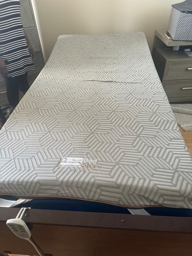 Hospital bed in excellent condition - photo 2