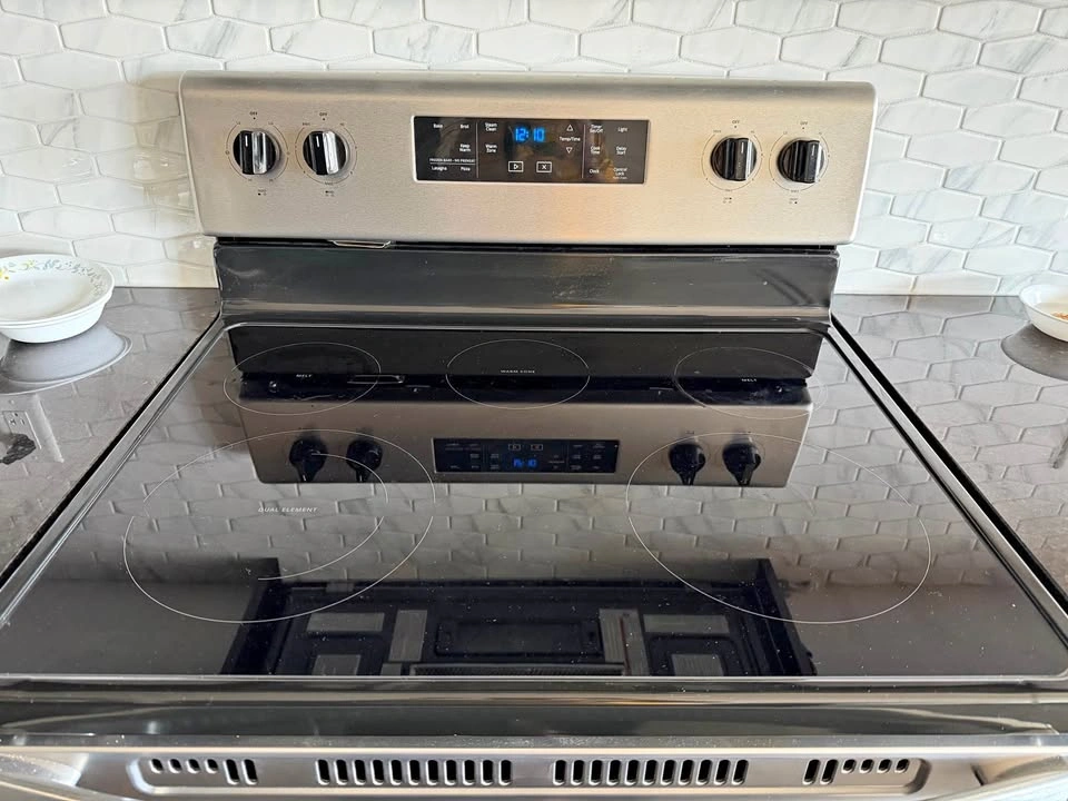 Whirlpool 30 inch stove