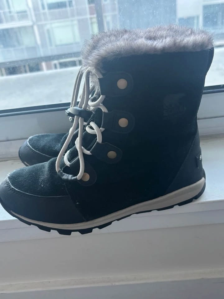 Women’s Sorel Winter Boots - photo 2