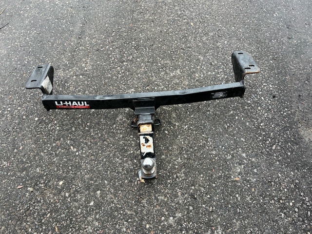 U-Haul Hitch - Class III, 3500 lbs GTW