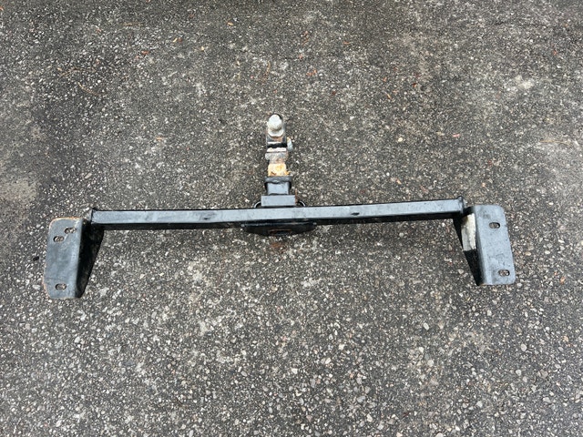 U-Haul Hitch - Class III, 3500 lbs GTW - photo 4