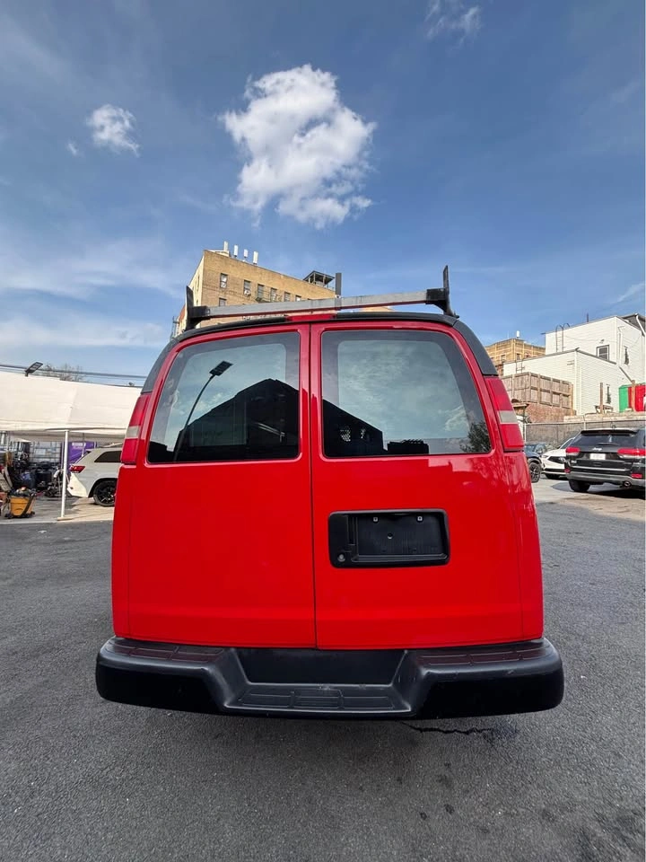 2014 GMC Savana 3500 Cargo Extended Van 3D - photo 5