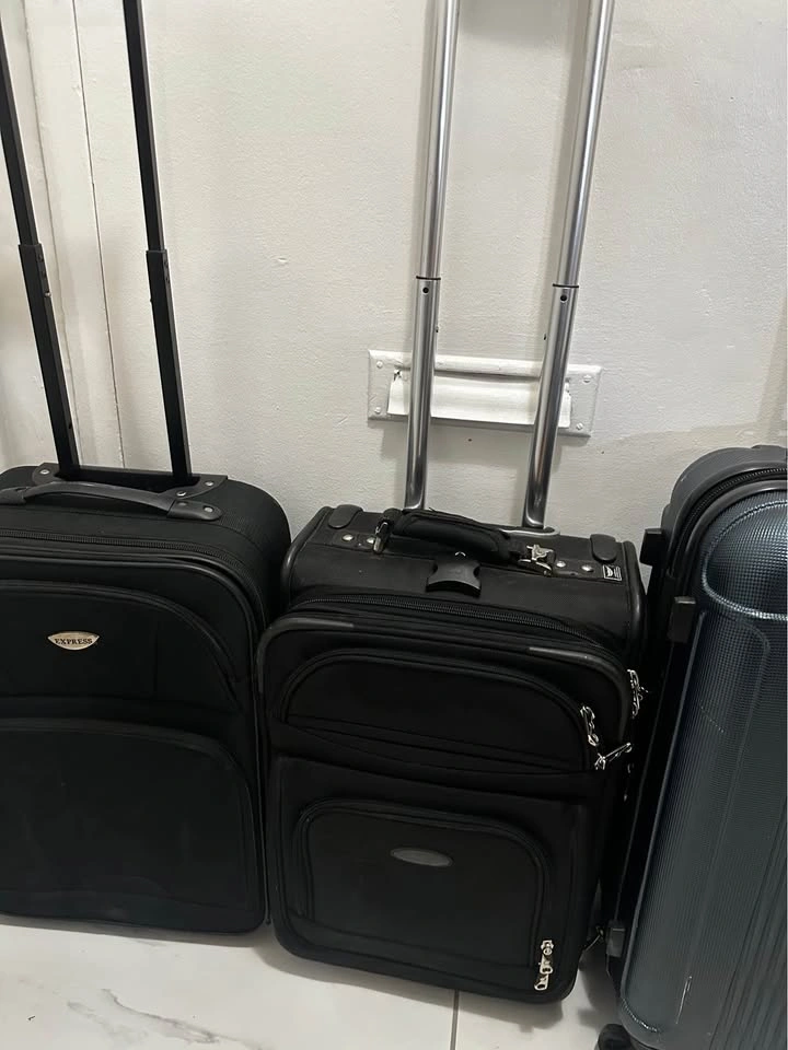 4 Piece Luggage Set - Hard & Soft Shell Suitcases - photo 4