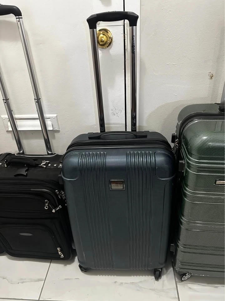 4 Piece Luggage Set - Hard & Soft Shell Suitcases - photo 5