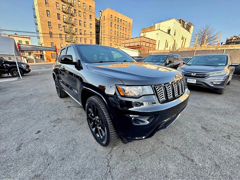 2018 Jeep Grand Cherokee Altitude Sport Utility 4D