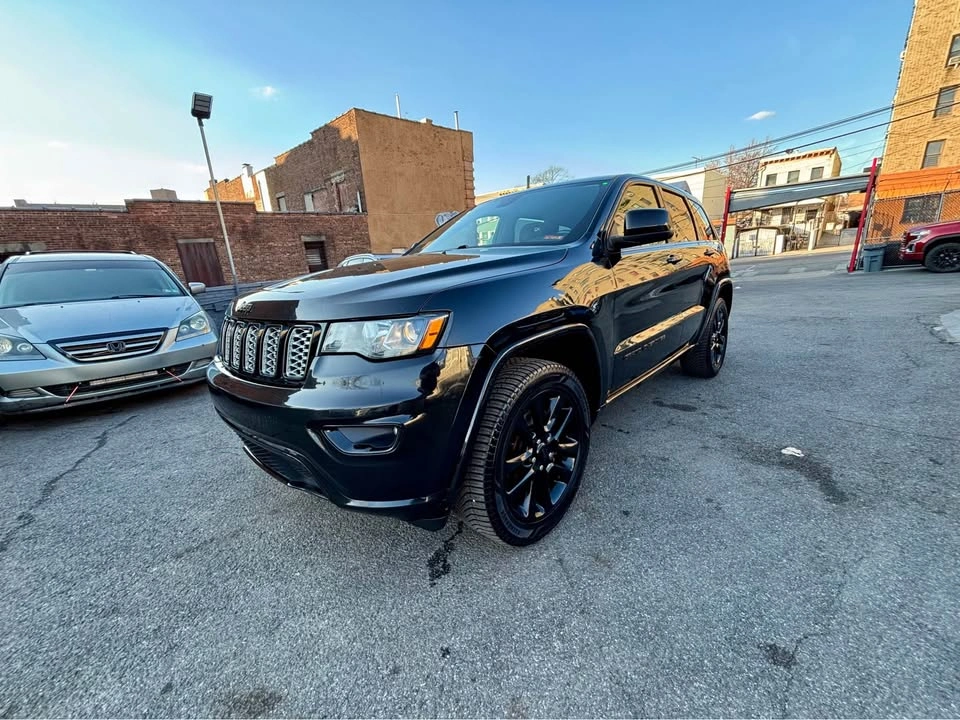 2018 Jeep Grand Cherokee Altitude Sport Utility 4D - photo 3