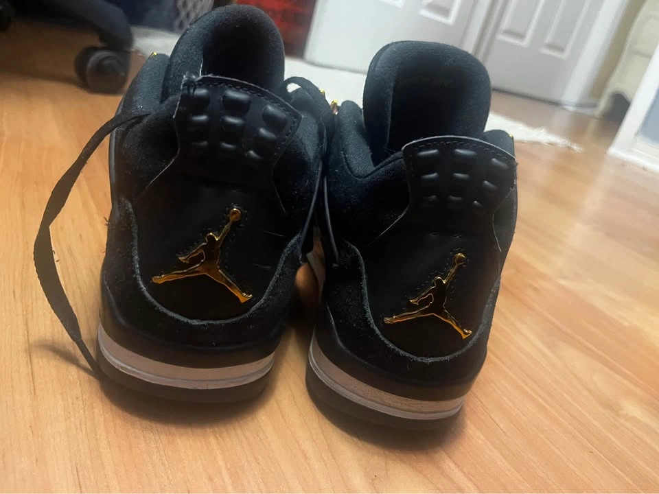 Jordan 4 Royalty – size 10.5 - photo 3