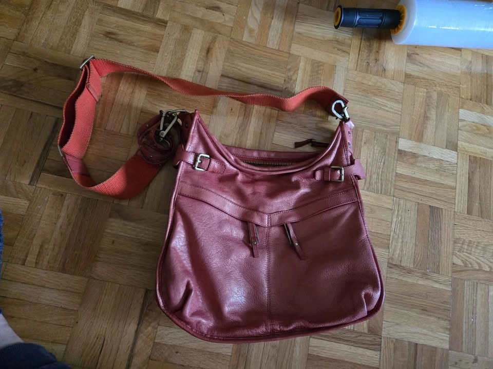 Women's crossbody leather bag / purse
