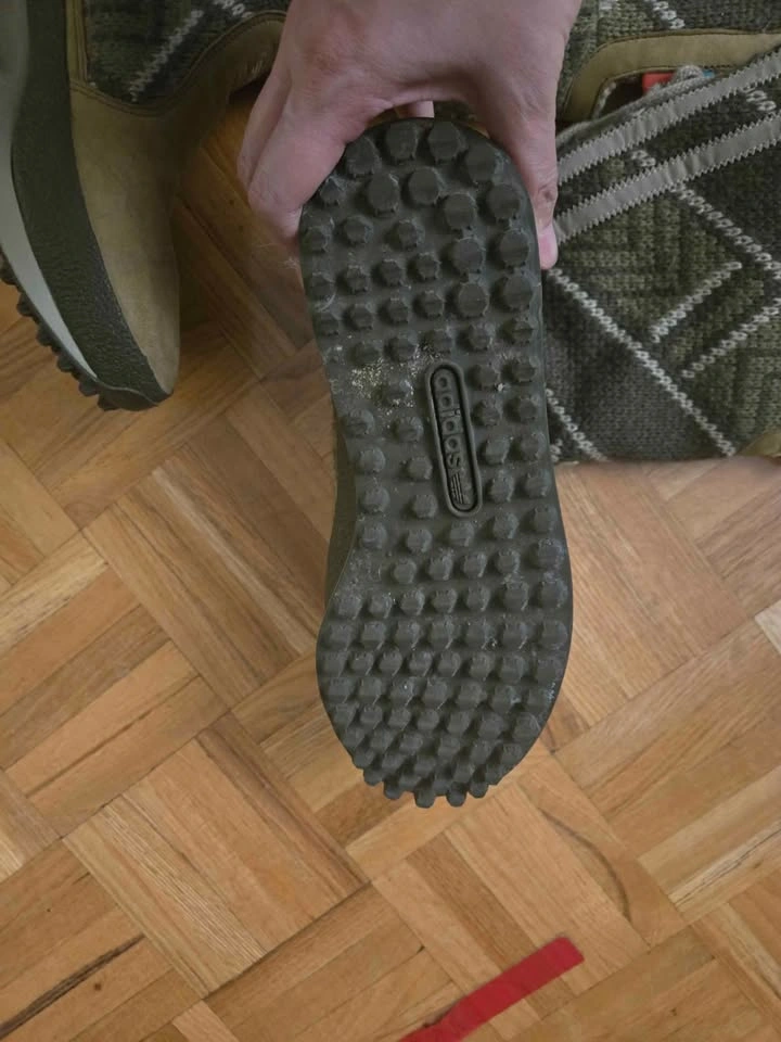 Women's Adidas Winter Boots (size 6) - photo 2