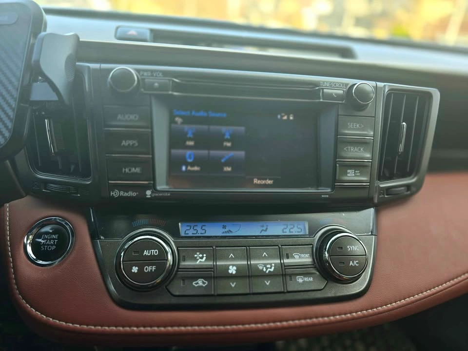 2014 Toyota RAV4 Limited AWD - photo 4