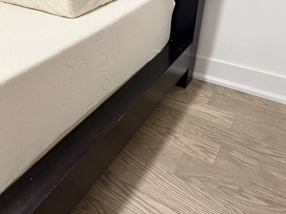 Solid Wood Queen Size Bed Frame - photo 2