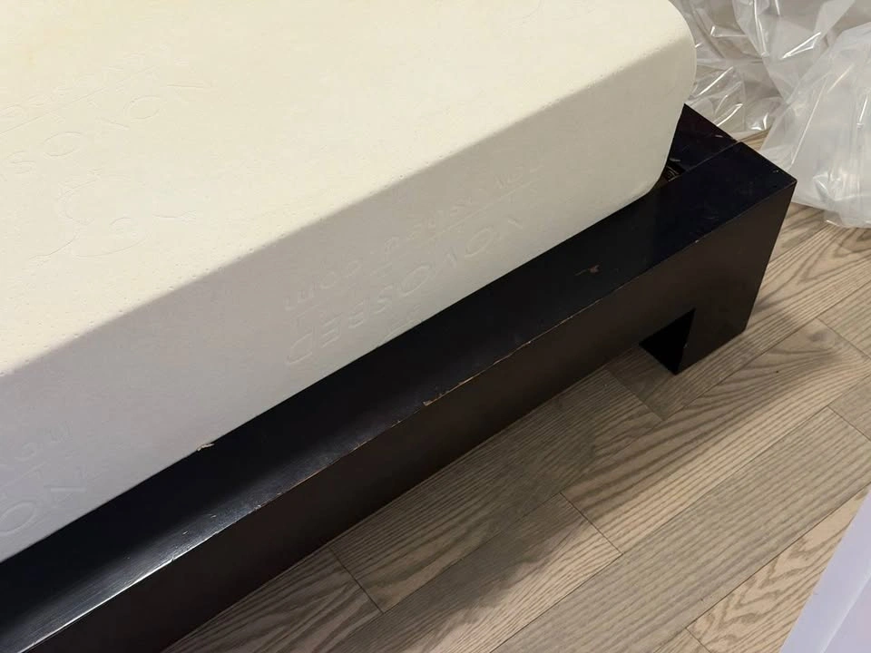 Solid Wood Queen Size Bed Frame - photo 5