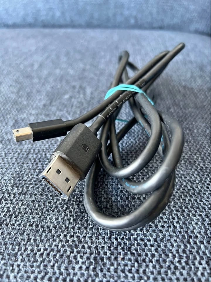 Mini Display Port to DisplayPort Cable 6ft