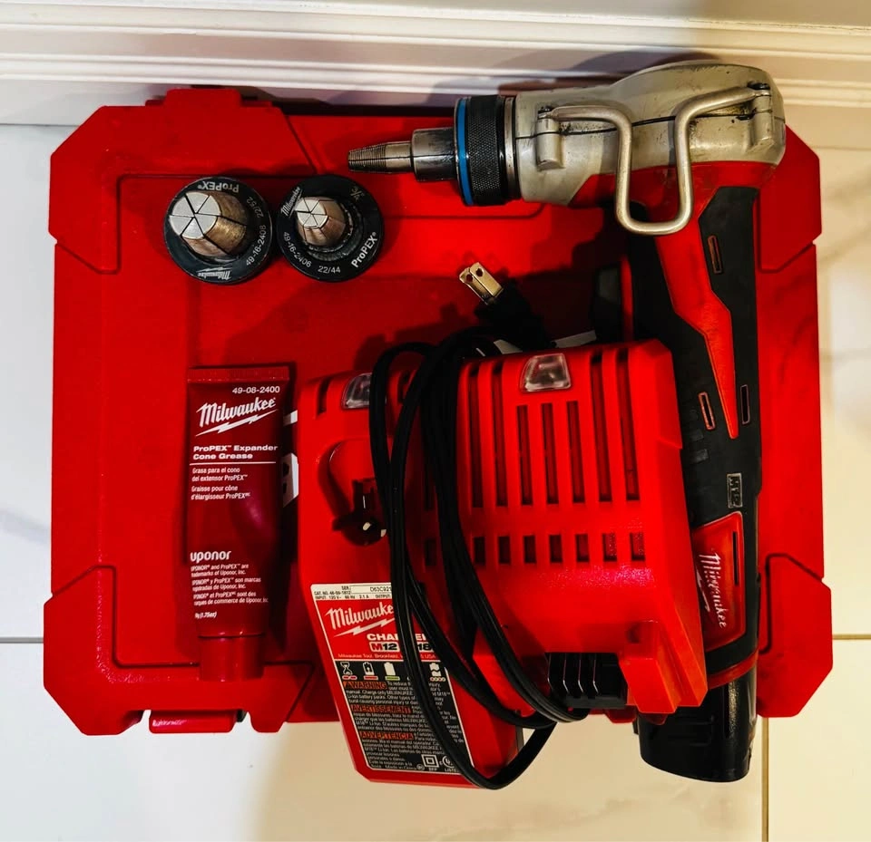 Milwaukee M12 ProPEX Expansion Tool Kit
