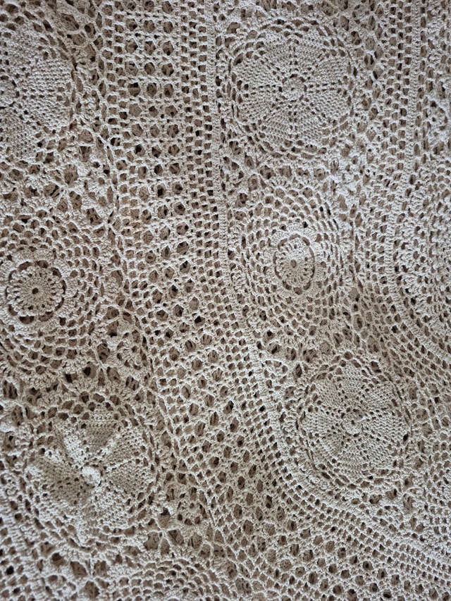 Handmade Oval Crochet Tablecloth - photo 2