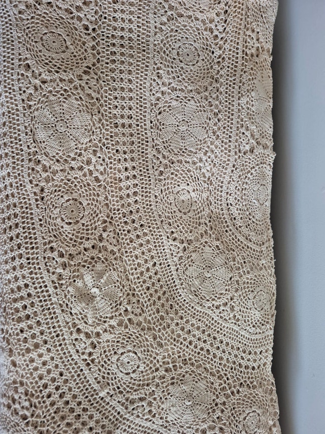 Handmade Oval Crochet Tablecloth - photo 3