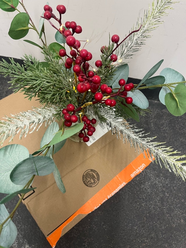 New Christmas Floral Arrangement - photo 2