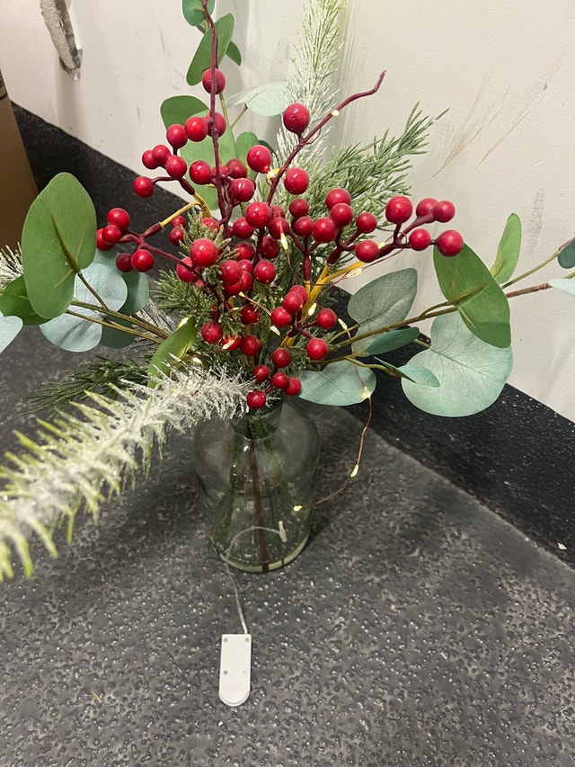 New Christmas Floral Arrangement - photo 4