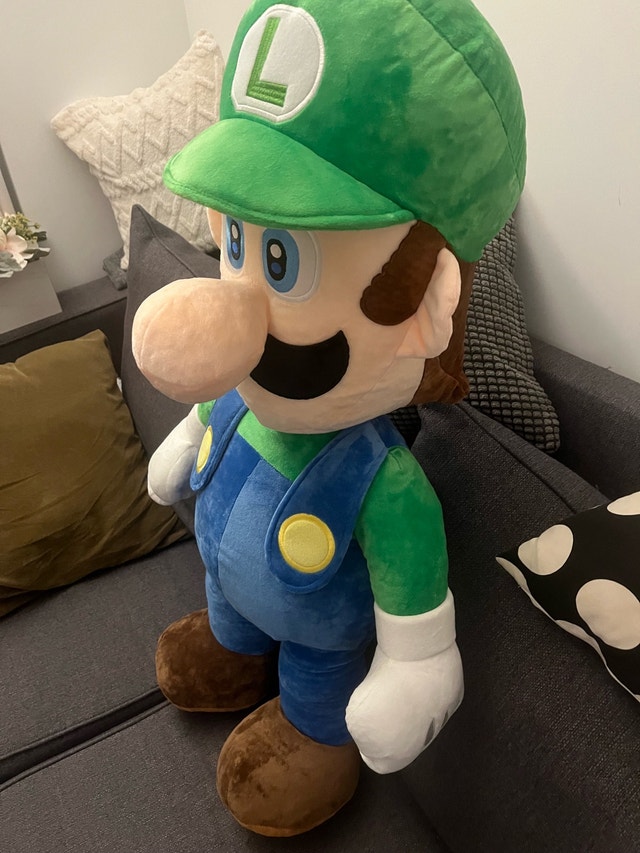 Nintendo Luigi Plush 37" - photo 3