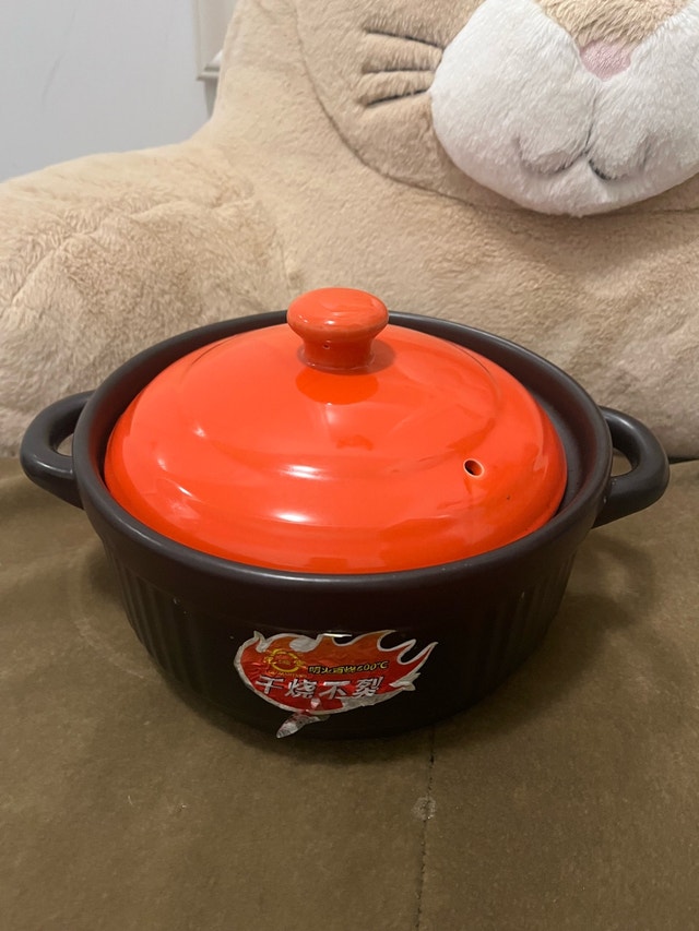 Small Ceramic Casserole Dish - photo 3