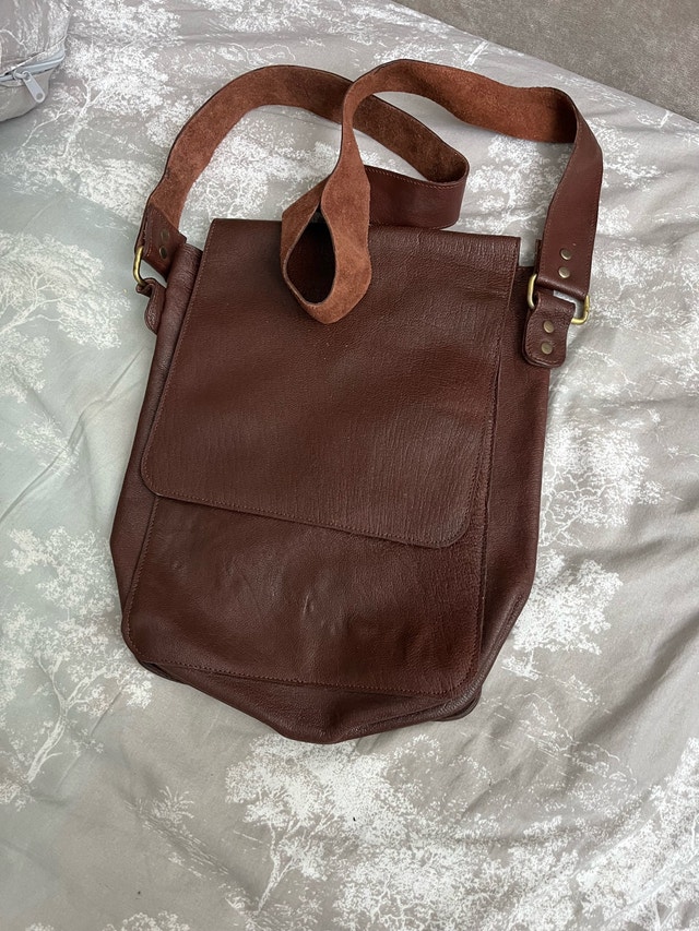 Stylish Brown Leather Shoulder Bag - photo 3