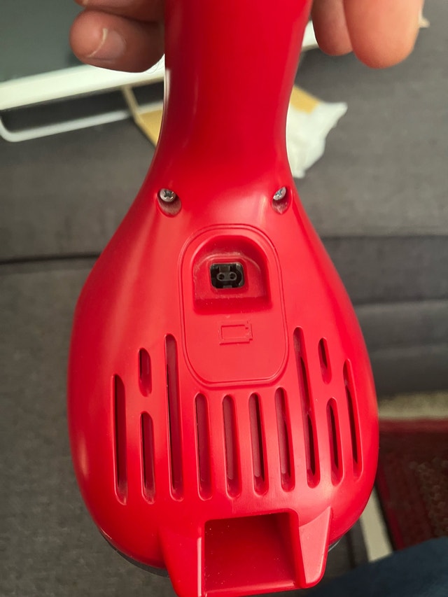 Black and Decker Dustbuster Vacuum - photo 3
