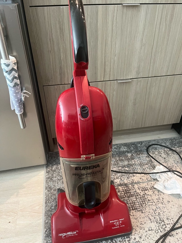 Eureka Wide Track Superlite Vacuum Cleaner - photo 5