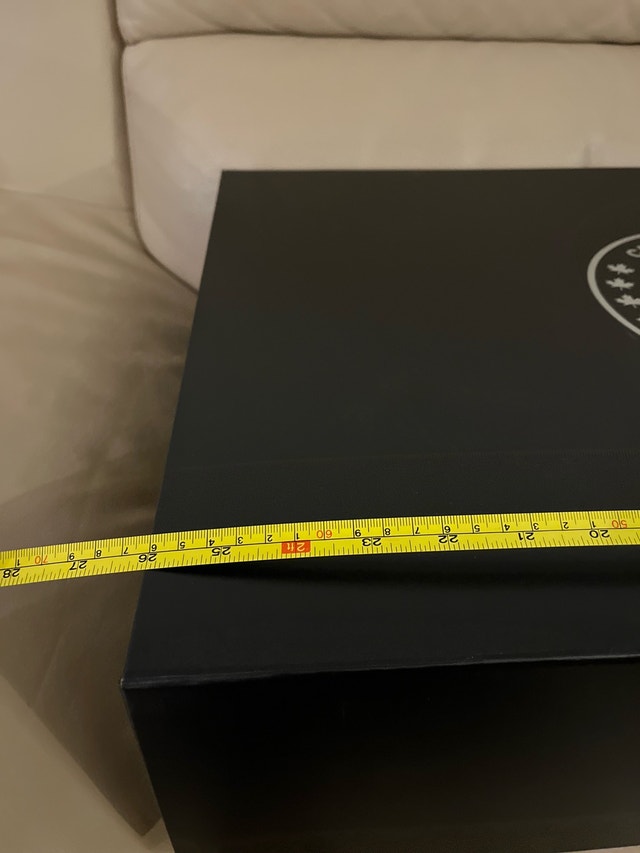 Canada Goose Original Box – Clean – QUICK SALE - photo 2