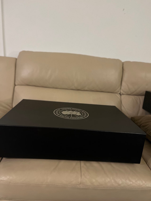 Canada Goose Original Box – Clean – QUICK SALE - photo 4