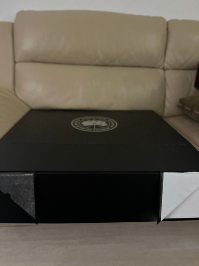 Canada Goose Original Box – Clean – QUICK SALE - photo 5