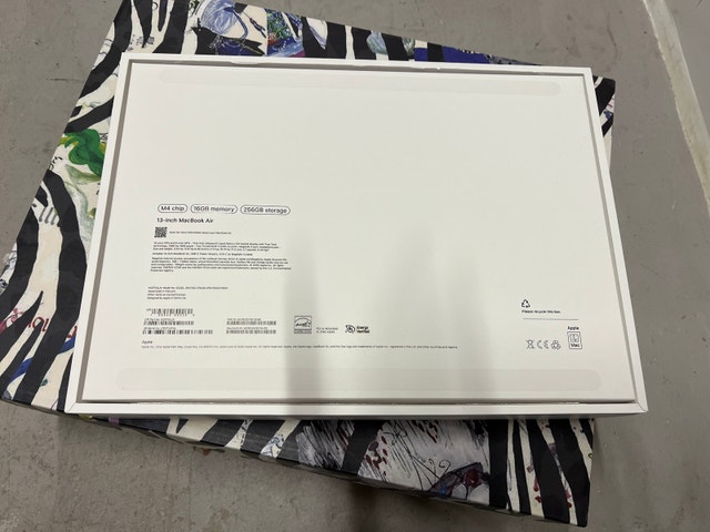Empty Box MacBook Air - photo 2