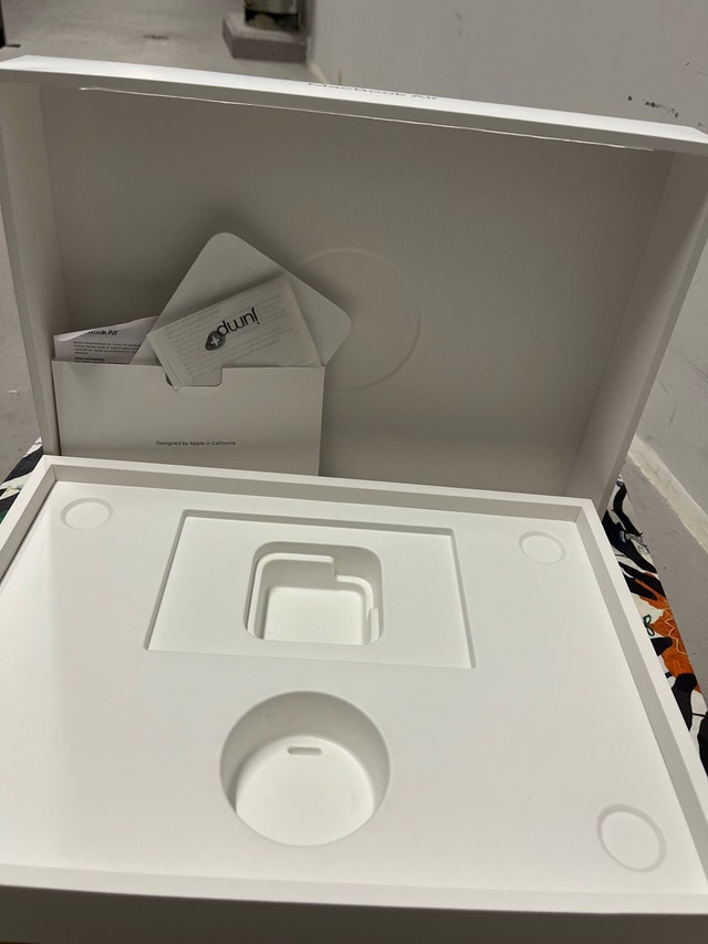Empty Box MacBook Air - photo 3