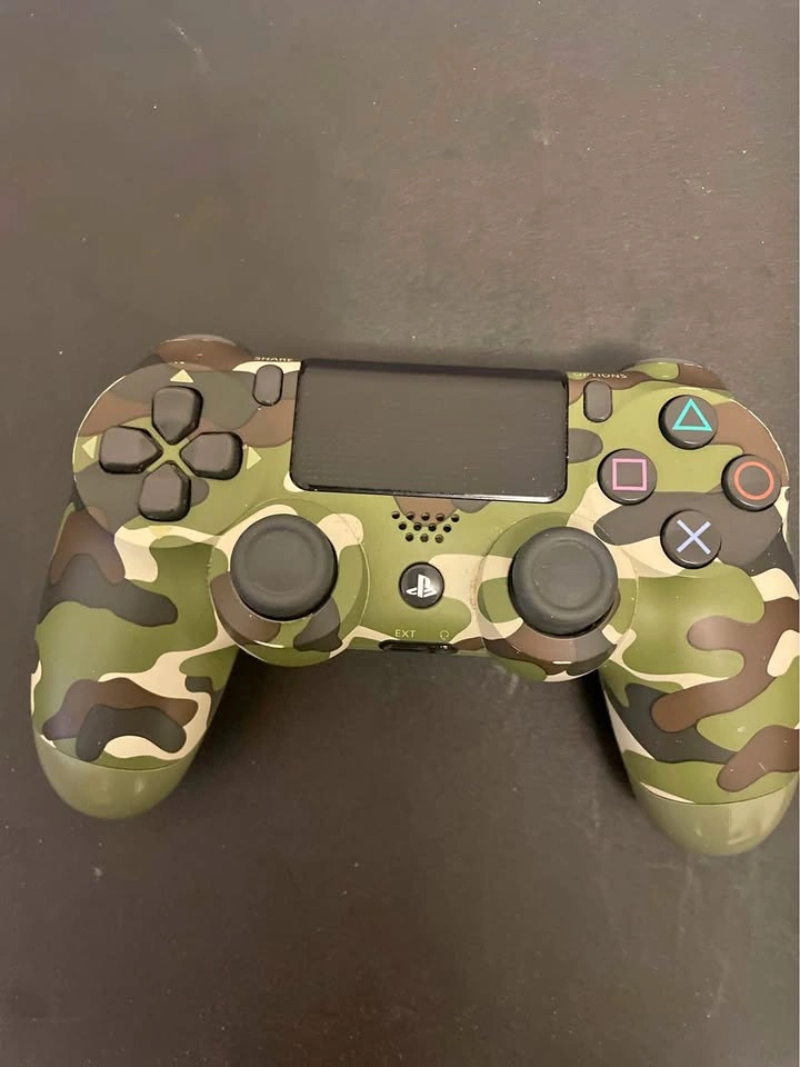PS4 Camo Controller and PS4