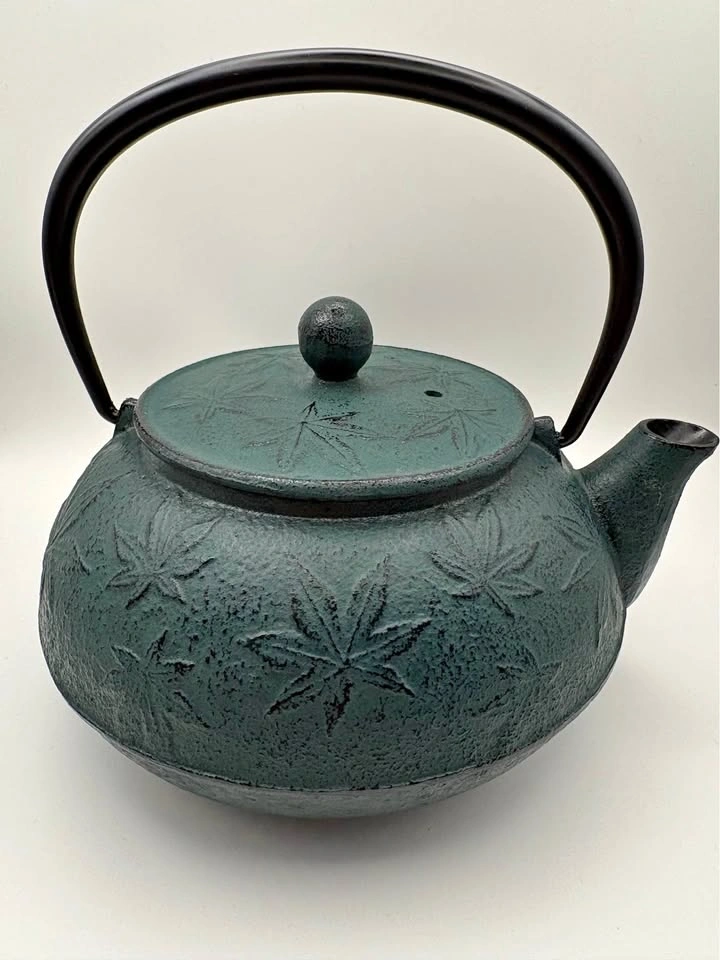 Vintage Japanese Cast Iron Teapot – Maple Leaf Design