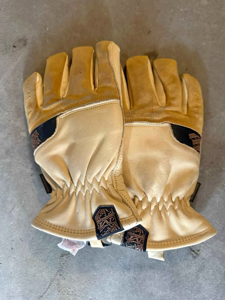 Winter gloves