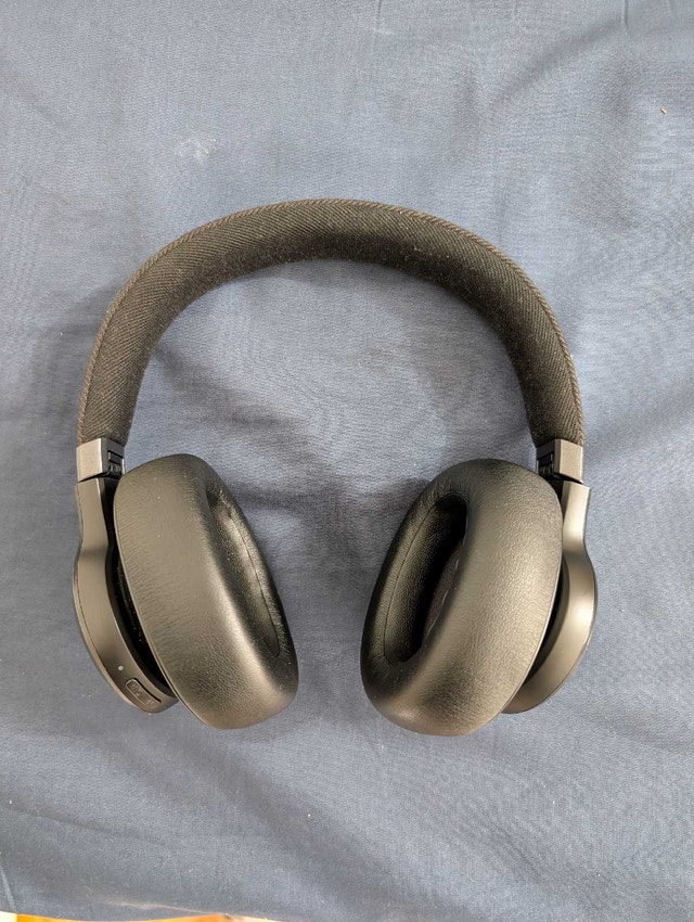 JBL Live 770NC Wireless Noise-Cancelling Headphones - photo 3