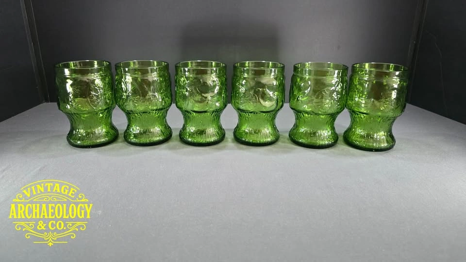 Green Molded Glass Pitcher and 6 Tumblers by Bormioli Fidenza - photo 4