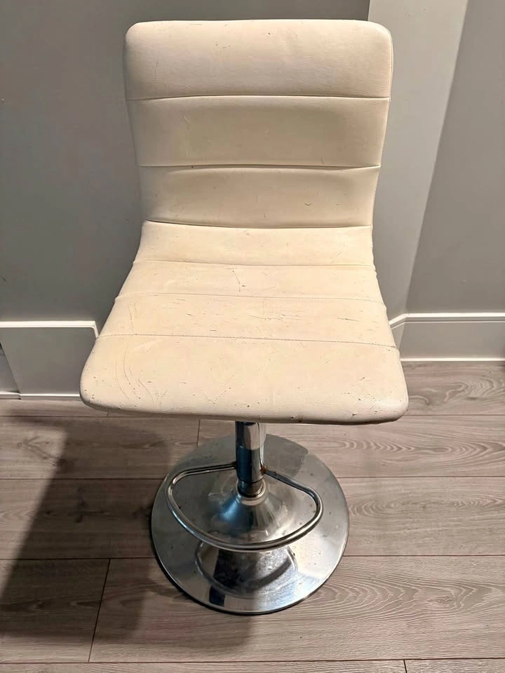 Single Bar Stool