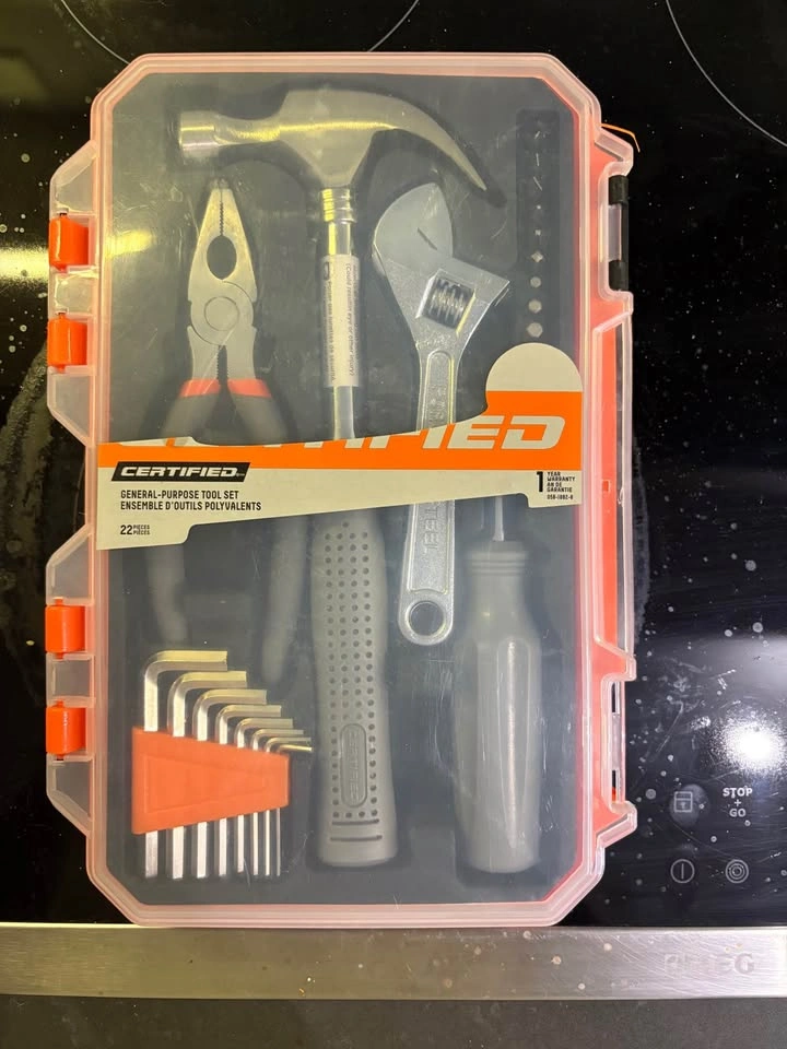 Near Brand New General Purpose Tool Box - 22 Pieces - photo 4