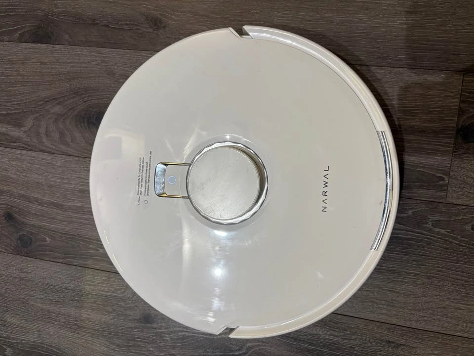 Narwal Freo X Plus Robot Vacuum and Mop - photo 2