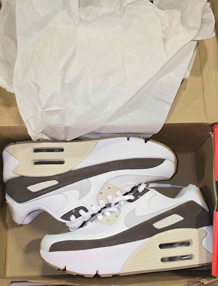 BRAND NEW NIKE AIR MAX 90 LV8 - SIZE: 6.5US - photo 3