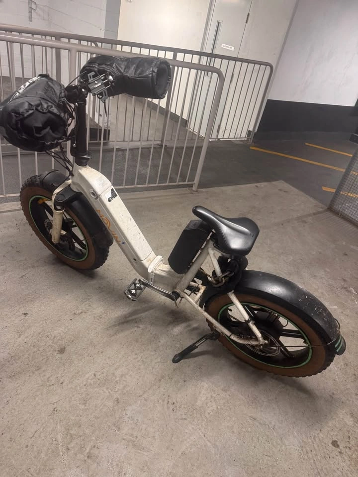 Movin dual battery ebike with lock, bag, and helmet - photo 3