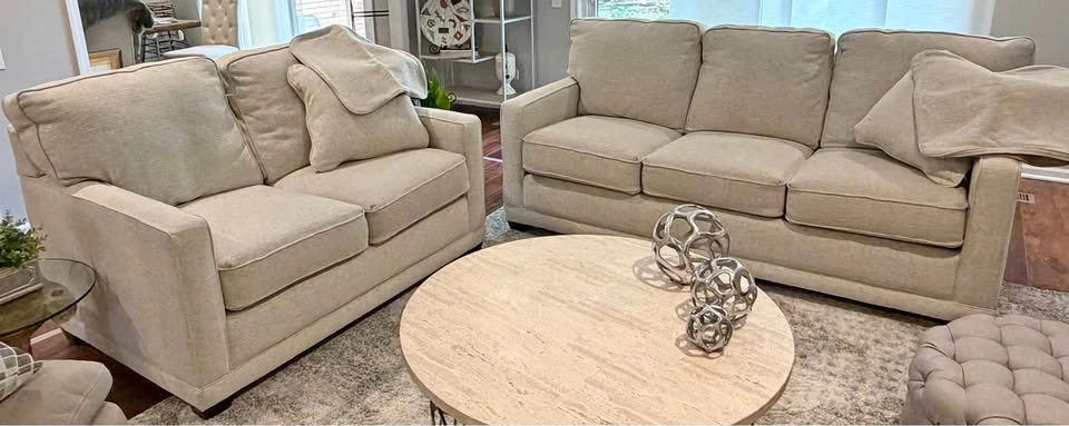 La-Z-Boy Kennedy Sofa and Loveseat - Like new condition!