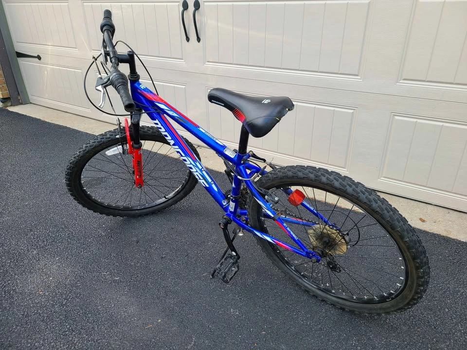 21 Speed Mongoose Mountain Bike - photo 2