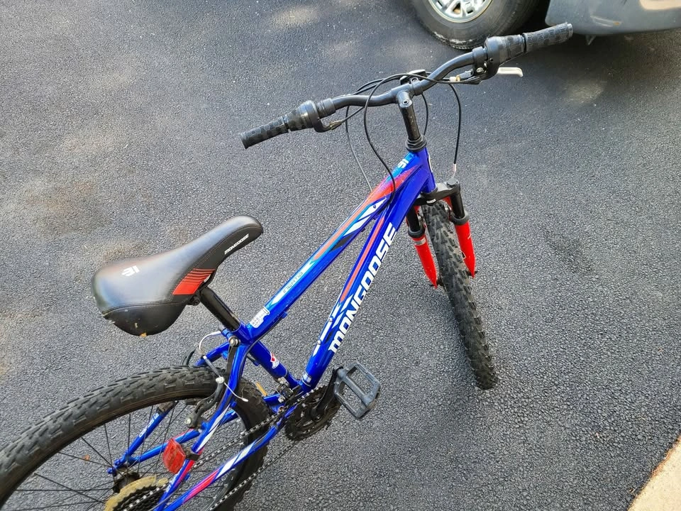 21 Speed Mongoose Mountain Bike - photo 4