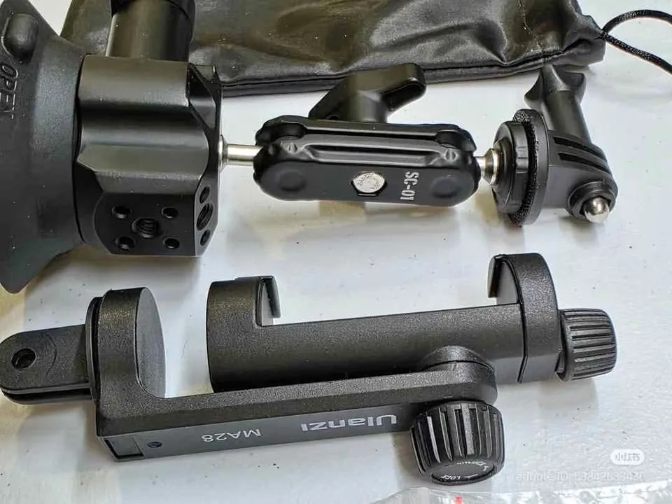 For Sale: Ulanzi Car Mount & Phone Holder Kit (SC-01 & MA28) thumbnail